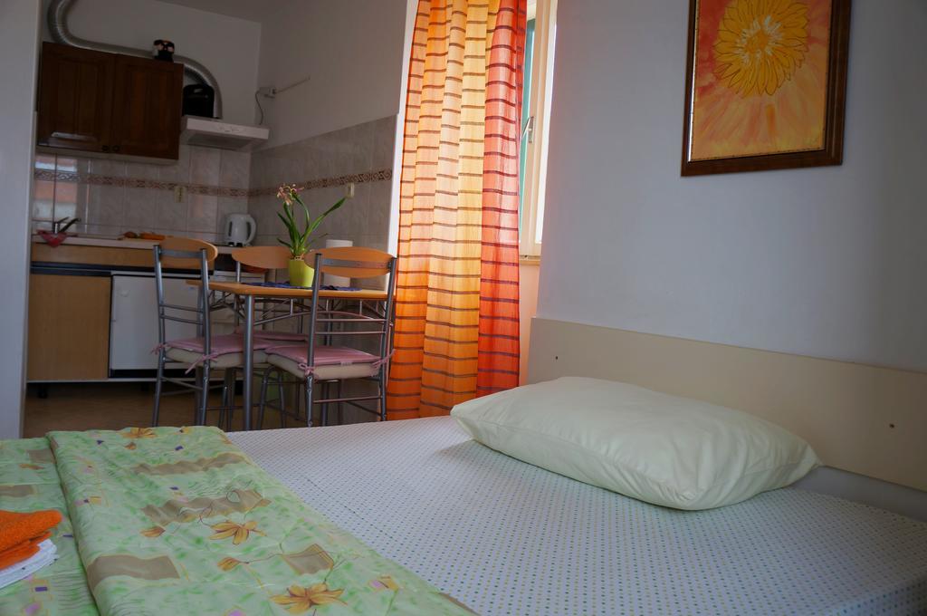 Kamena Apartment & Studio Макарска Экстерьер фото